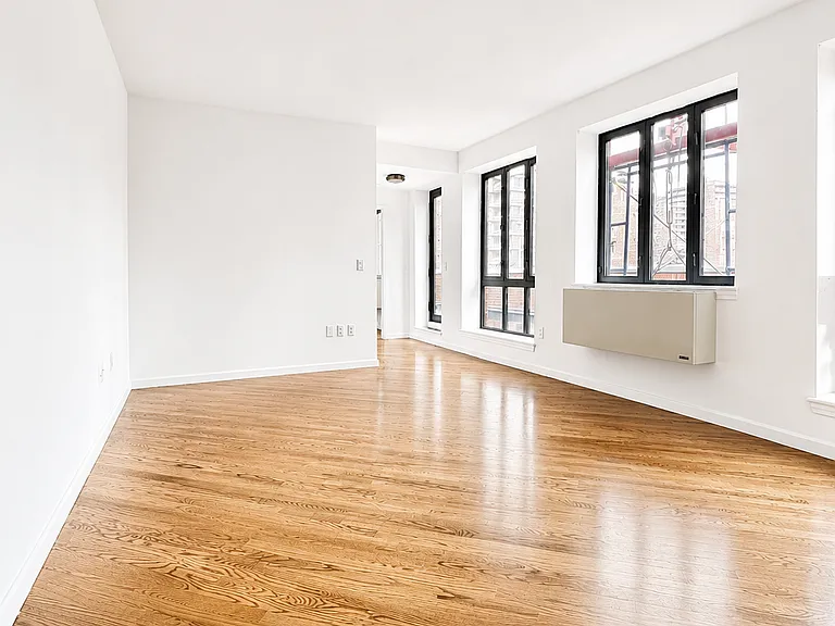 401 W 22nd St #PHC — Photo 6