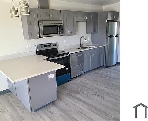 23 E Illini St #102 — Photo 2