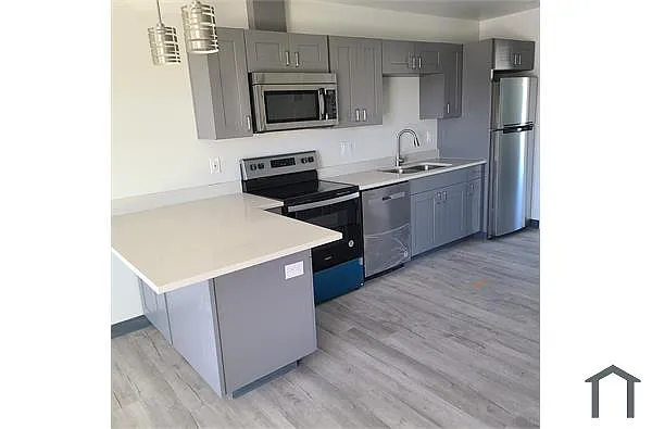Building Photo - 23 E Illini St #102
