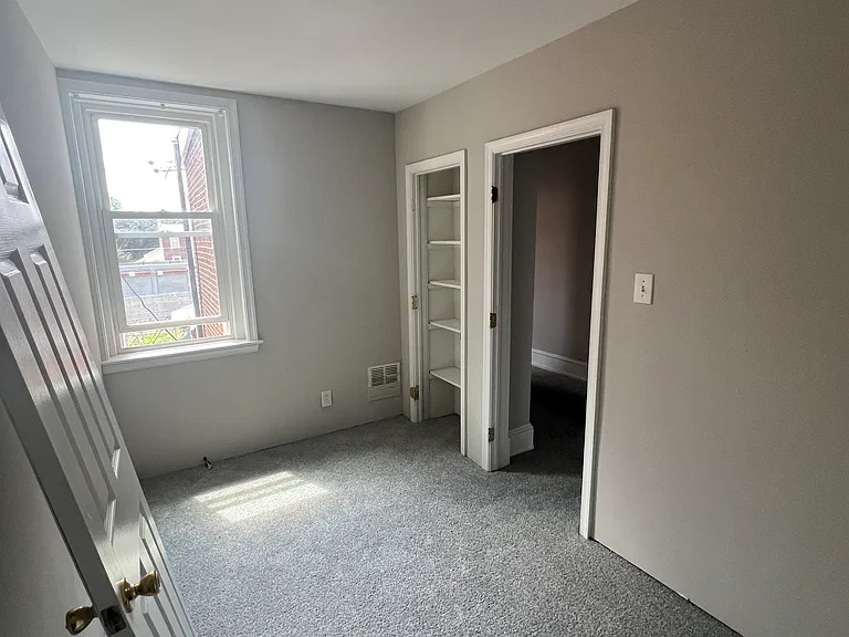 2062 Bridge St — Photo 11