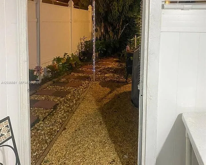 22XX SW 42nd Way #C — Photo 4