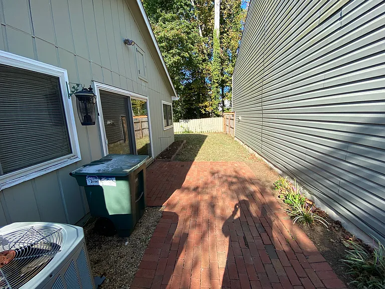 1503 Lake Forest Dr — Photo 20