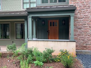 390 Mountain Rd, Stevens, PA 17517