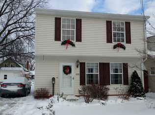 1053 Beachview Rd, Willoughby, OH 44094