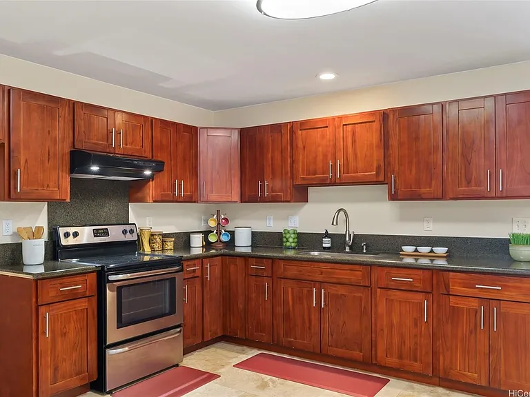 2222 Mahalo St — Photo 2