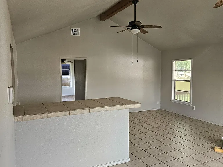 1007 Lynhurst Ave — Photo 5
