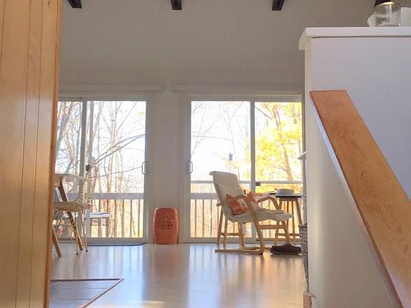 2nd image of 12 Algonquin Ln