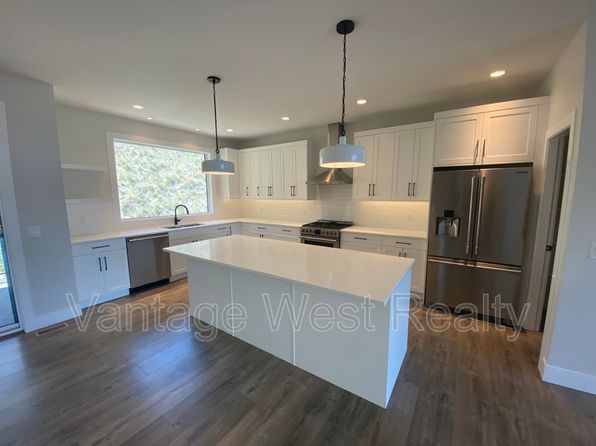 1901A Northern Flicker Ct, Kelowna, BC
