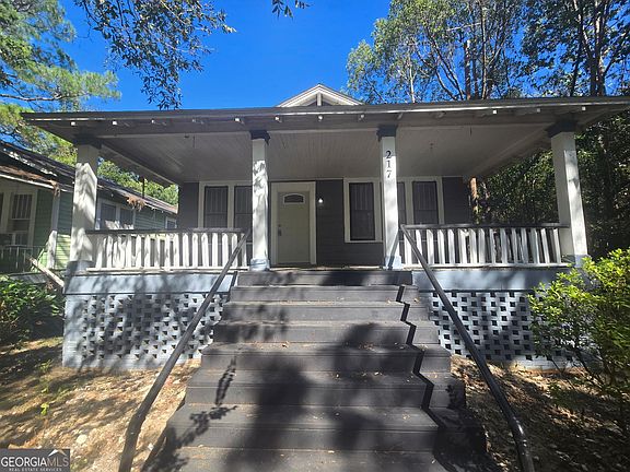 2nd image of 217 2nd Ave