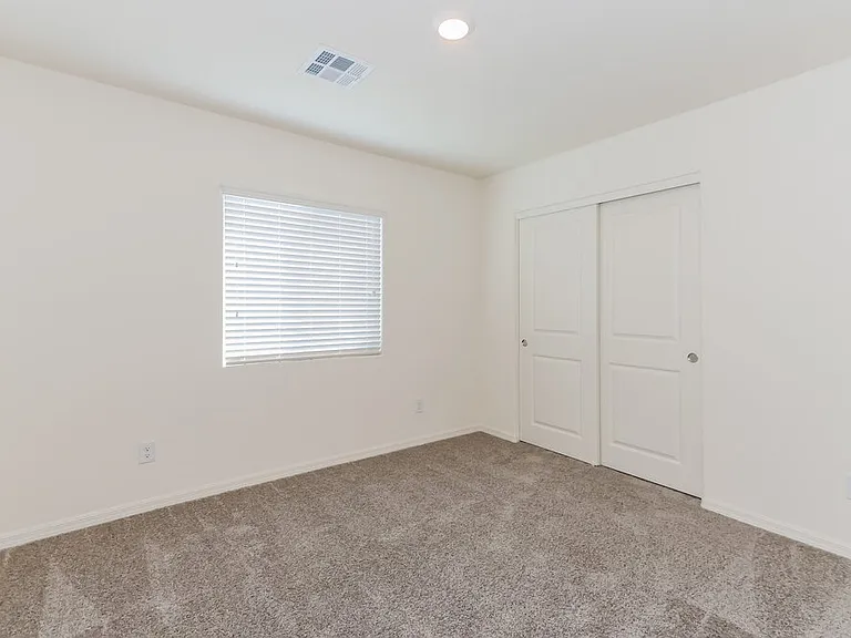 1704 Desert Path Ave — Photo 13