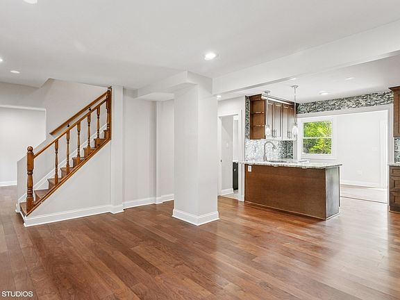 3rd image of 168 Thornhurst Rd