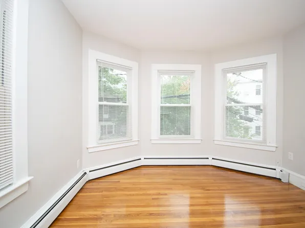 40 Roberts Rd #3, Cambridge, MA 02138