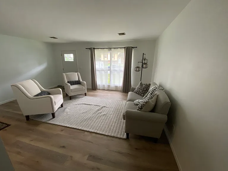 5582 Mercury Rd — Photo 6