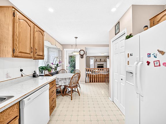 4th image of 4327 49th St NW