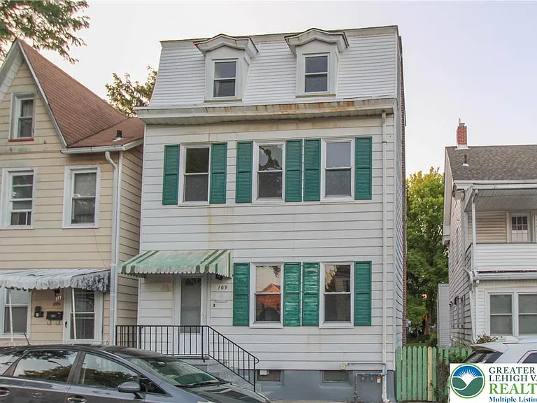 109 W Saint Joseph St — Photo 1