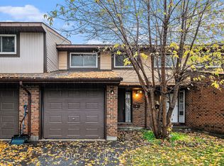 15 Baneberry Cres #90, Ottawa, ON K2L2Y3