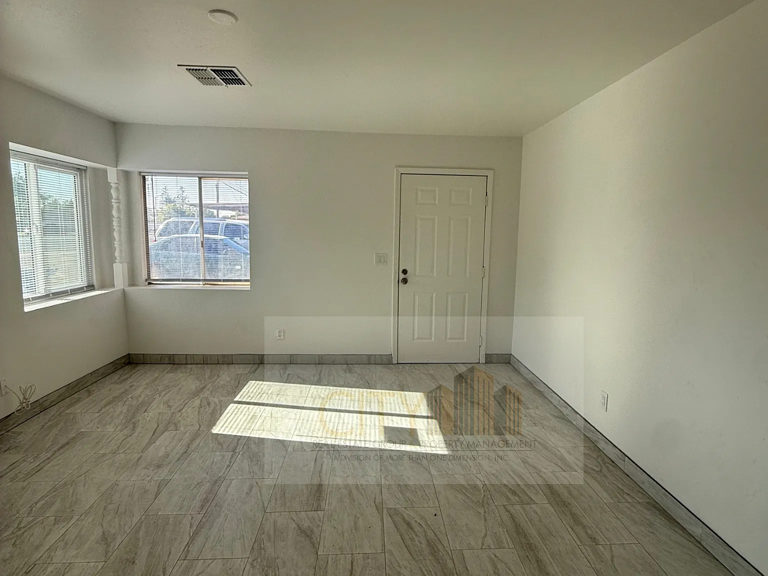 316 Oswell St - A — Photo 4