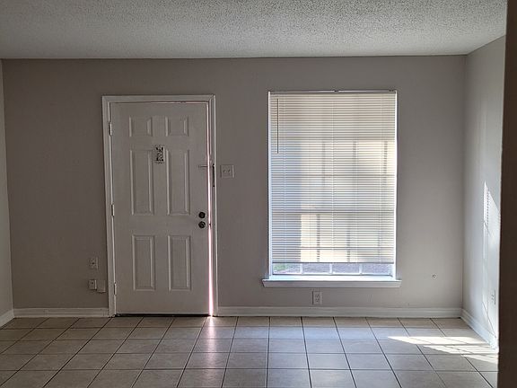 3rd image of 908 Vouray Dr
