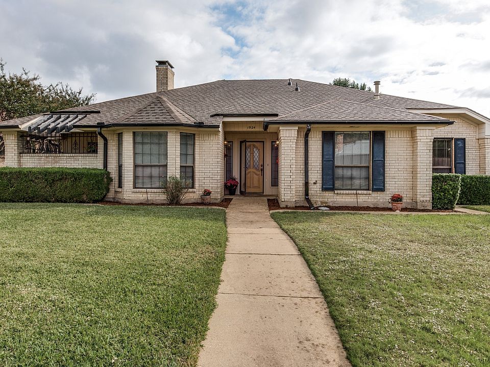 1st image of 1924 Oakbluff Dr