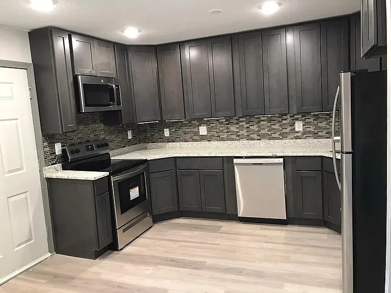 94A17 West St #17 — Photo 34