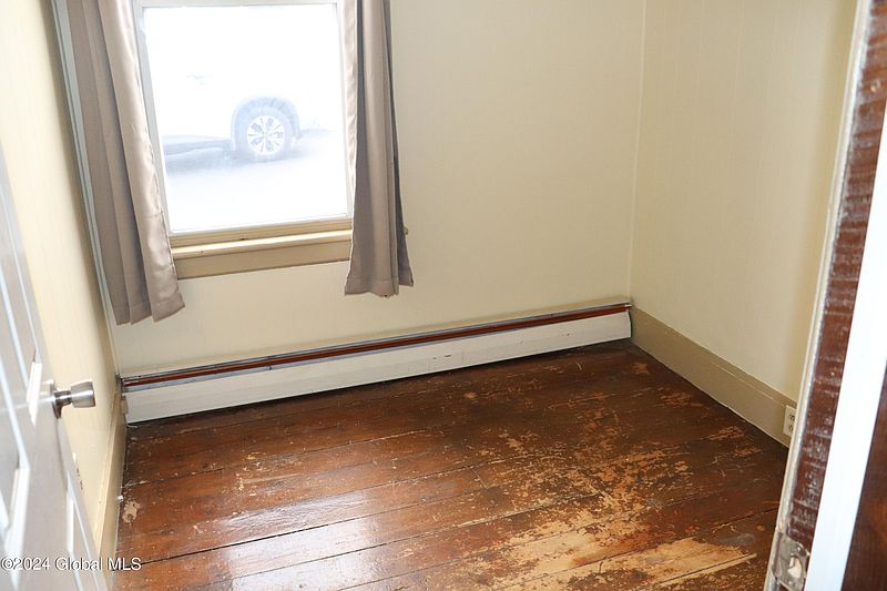 5th image of 70 Jackson Avenue