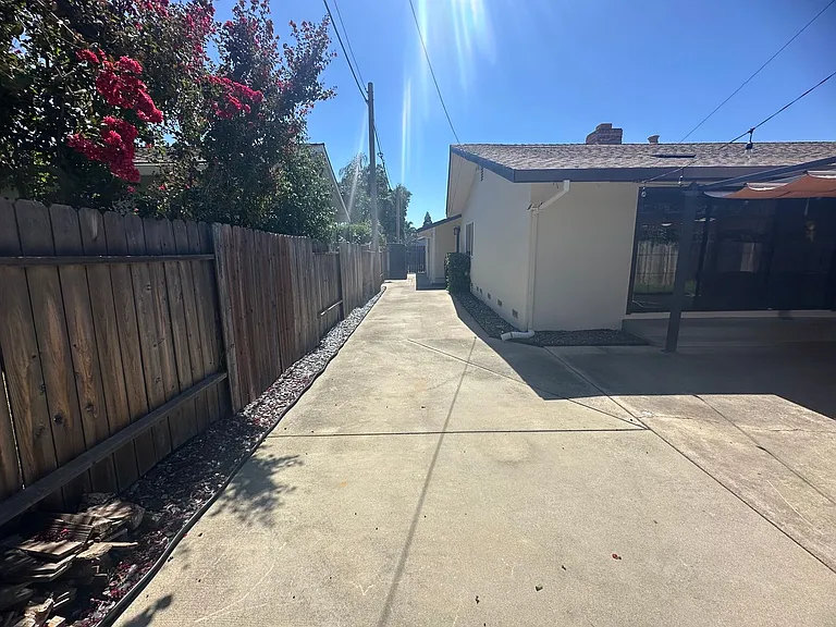 9101 Rosewood Dr — Photo 44