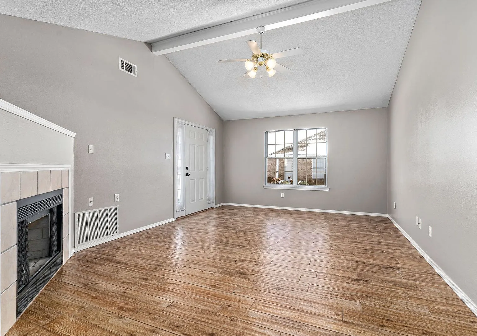 Newly Updated Fort Smith Duplex! — Photo 2