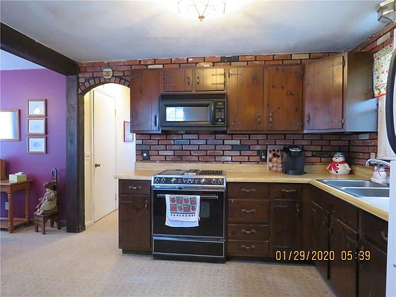 4th image of 49 Hubbard Dr