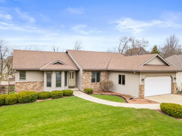 636 S 1st St, Mount Horeb, WI 53572