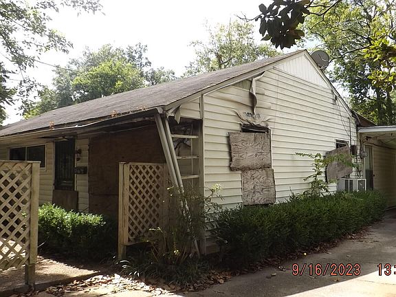2nd image of 1515 Cedar St