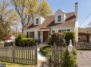 2845 Summerfield Rd, Falls Church, VA 22042