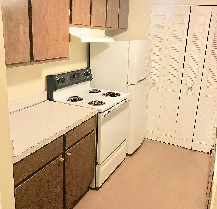 65 Webster St #201