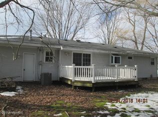 6460 Wrenwood Dr, Jenison, MI 49428