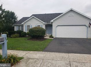 33 Pennwood Dr, Morgantown, PA 19543