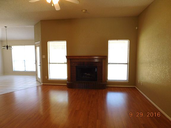 4th image of 902 Bruce Dr