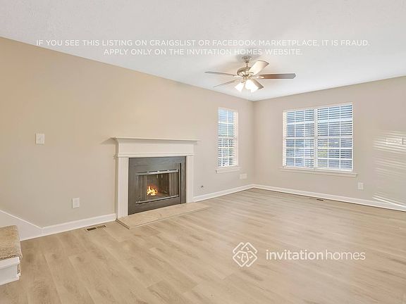 4th image of 38 Sherwood Forest Dr
