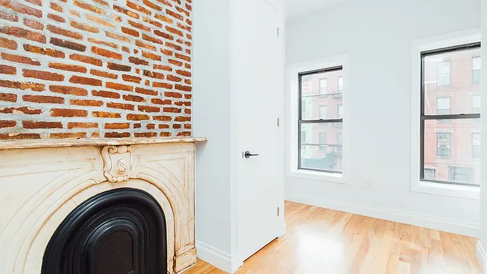 Rented by Nooklyn NYC LLC | media 56