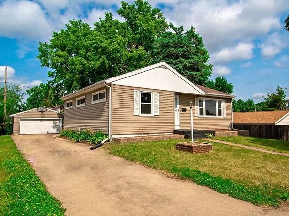 1480 12th St, Marion, IA 52302