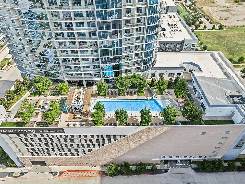 Resort-Style Swimming Pool