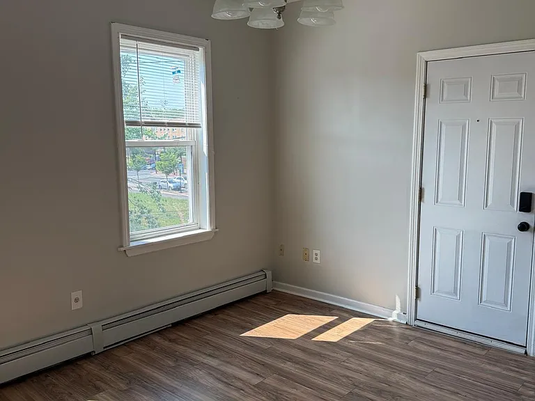 62-64 Bedford St #3 — Photo 1