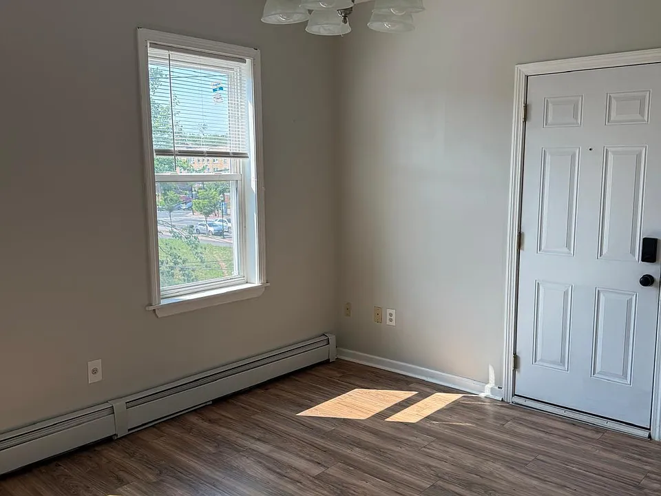 62-64 Bedford St #3