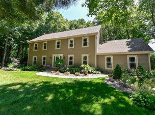 3948 S 120th St, Greenfield, WI 53228