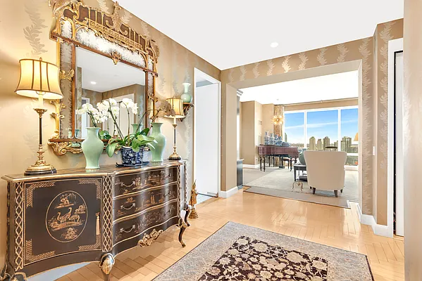 Sold by SERHANT. | media 9