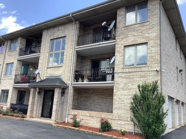 9211 S Roberts Rd APT 3D, Hickory Hills, IL 60457