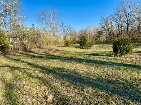 231 Ries Rd #A, Ballwin, MO 63021