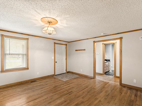 5th image of 4395 N Farm Road 197