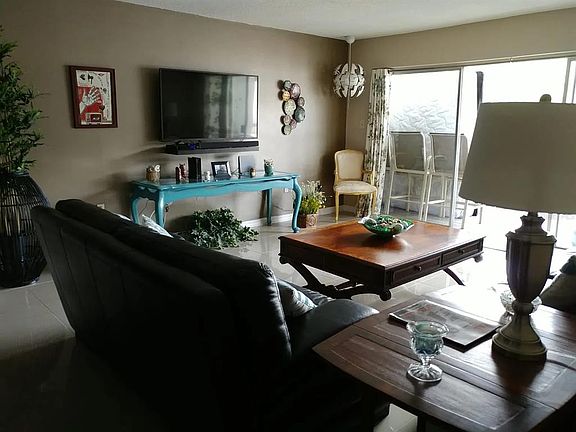 3rd image of 2225 HOLDEN AVENUE #109