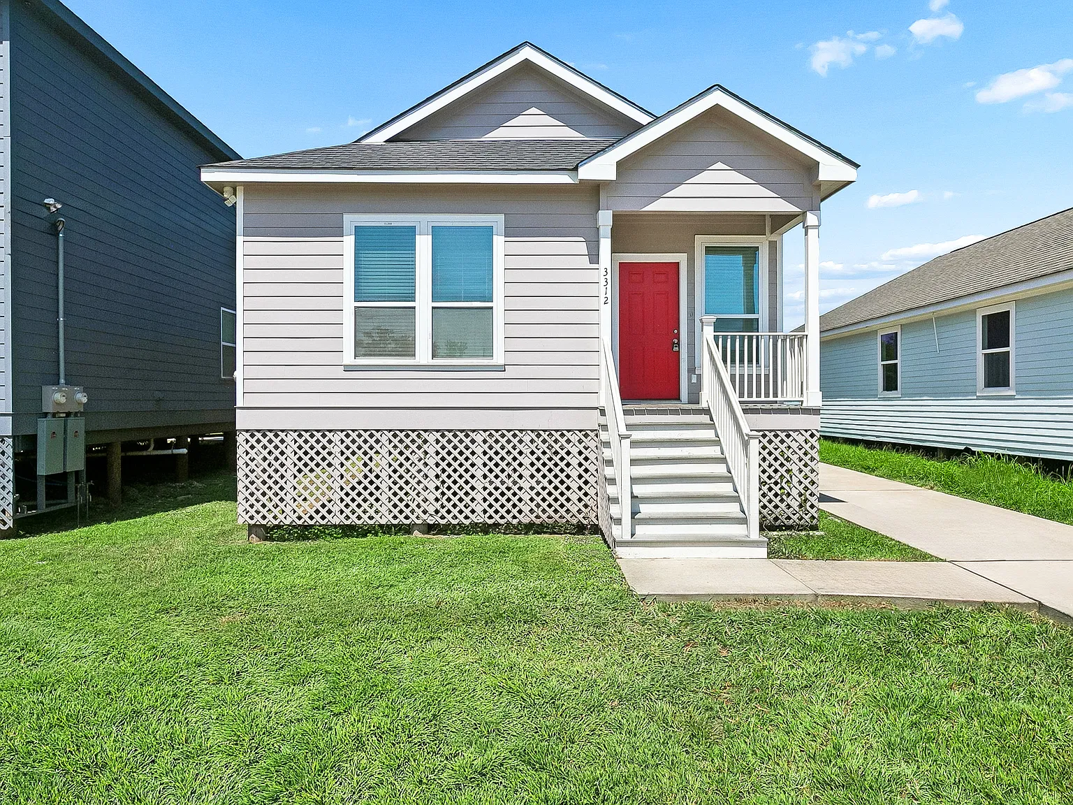 4 bed, $2,200 — Photo 2