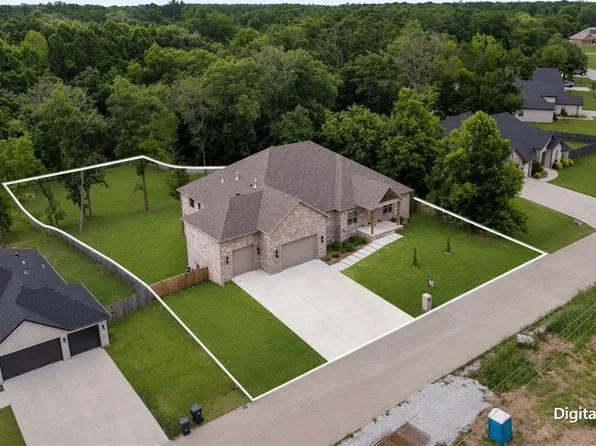 12412 Wildwood Dr, Rogers, AR 72756