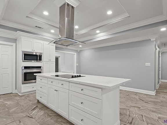 4th image of 2028 S Woodcrest Ave